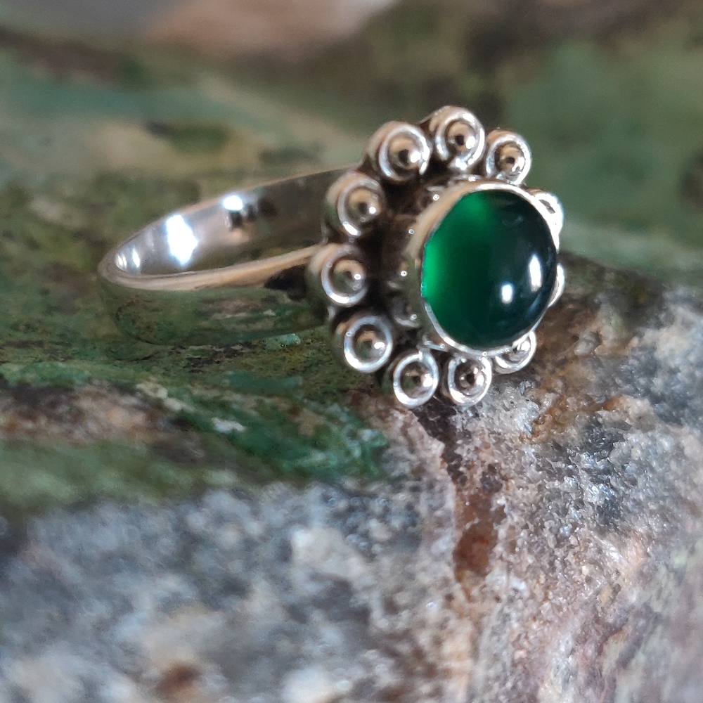 Green Onyx Sterling Silver Ring - Picture 2 of 7